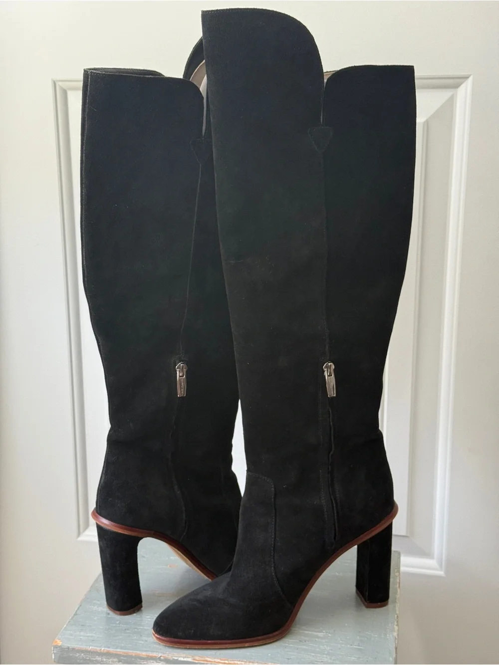 Vince Camuto stylish knee